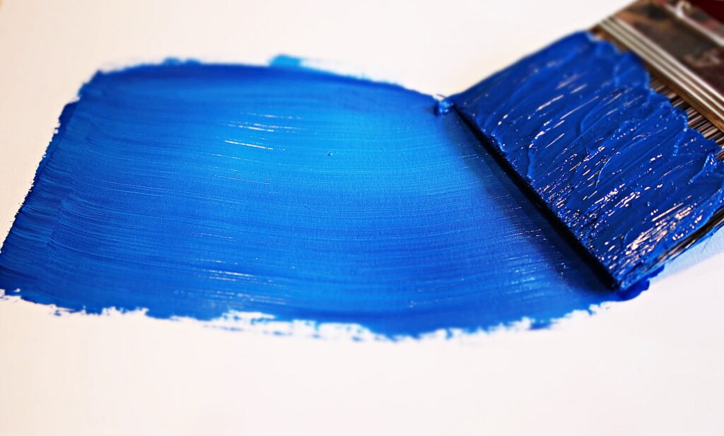  Become a Professional Furniture Painter / blue paint on white surface